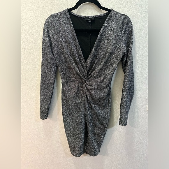 Silver night dress - Picture 2 of 6